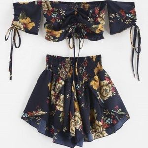 NWT Off the shoulder cinched floral set